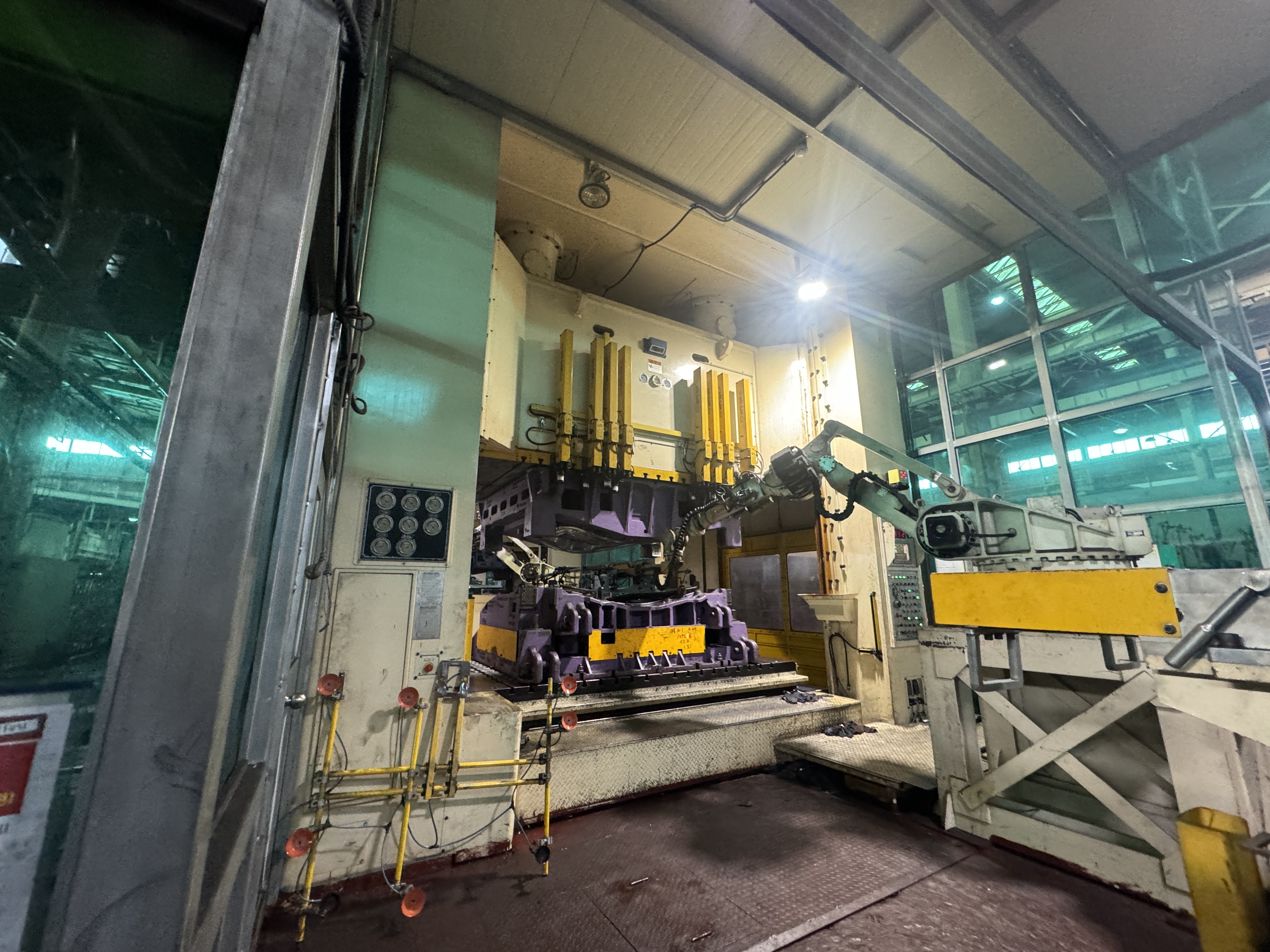 심팩 4주식 1600톤(DL4P-1600)포함 프레스 전체 라인