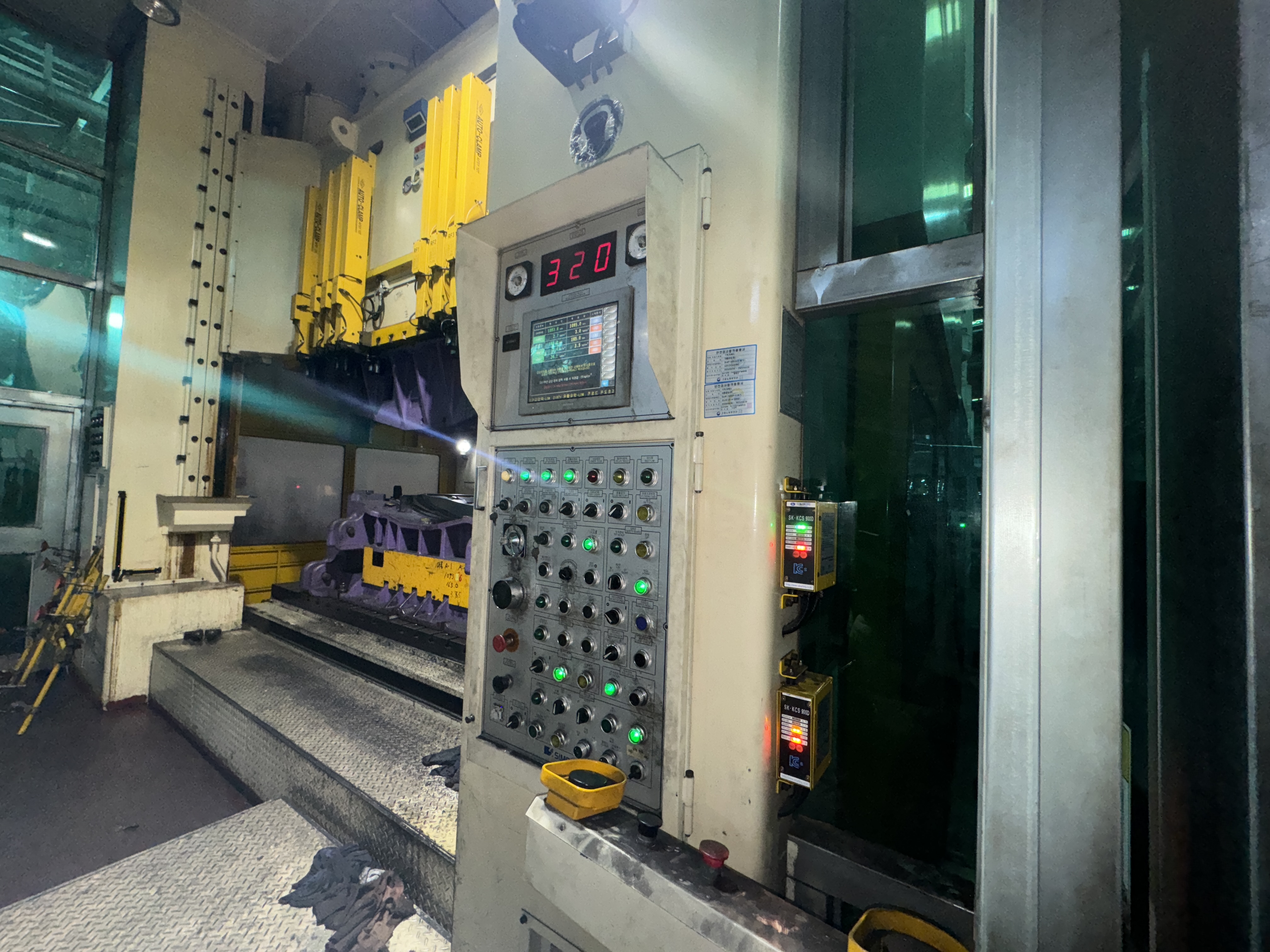 심팩 4주식 1600톤(DL4P-1600)포함 프레스 전체 라인