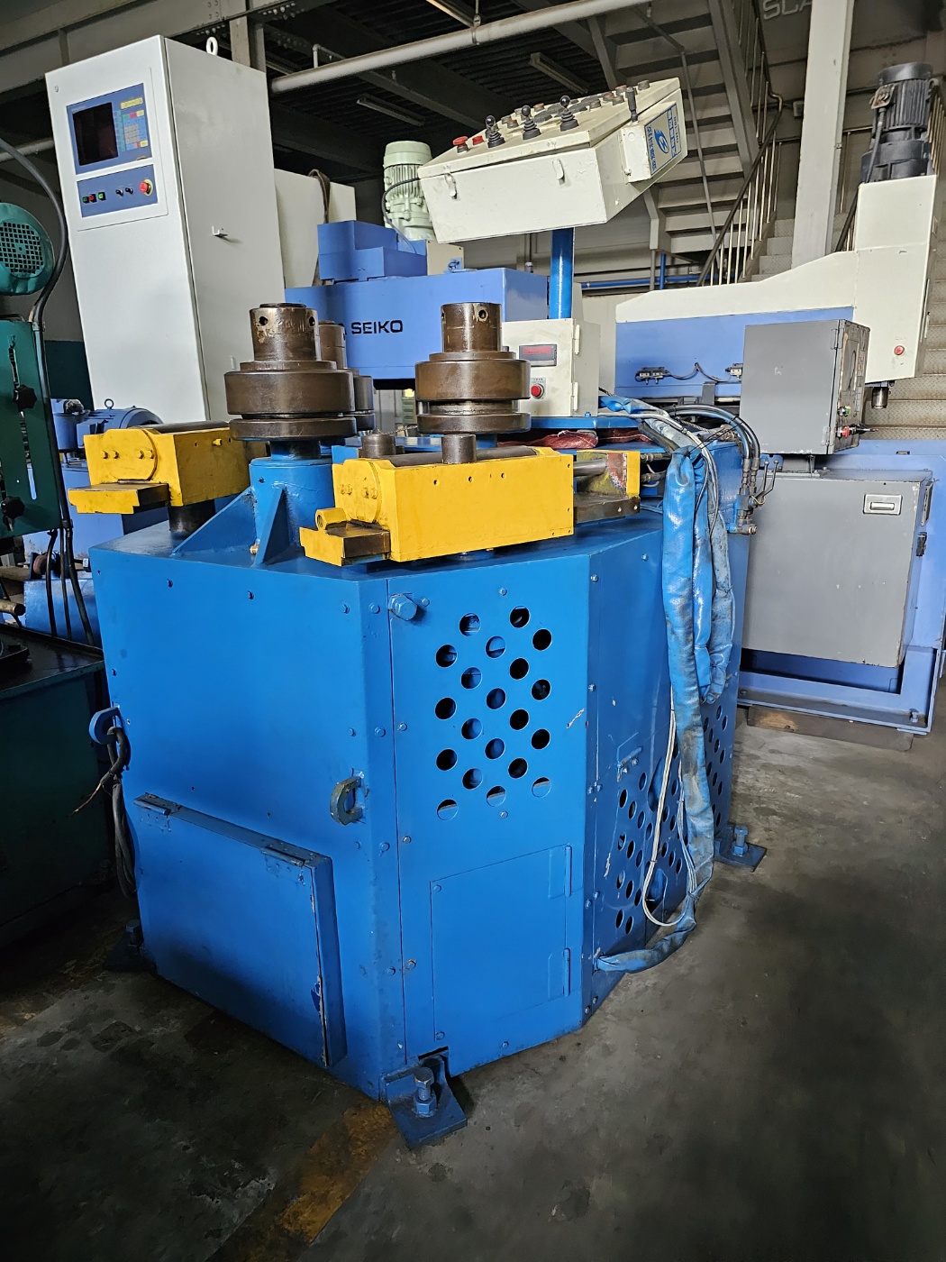 유압 앵글 밴딩기