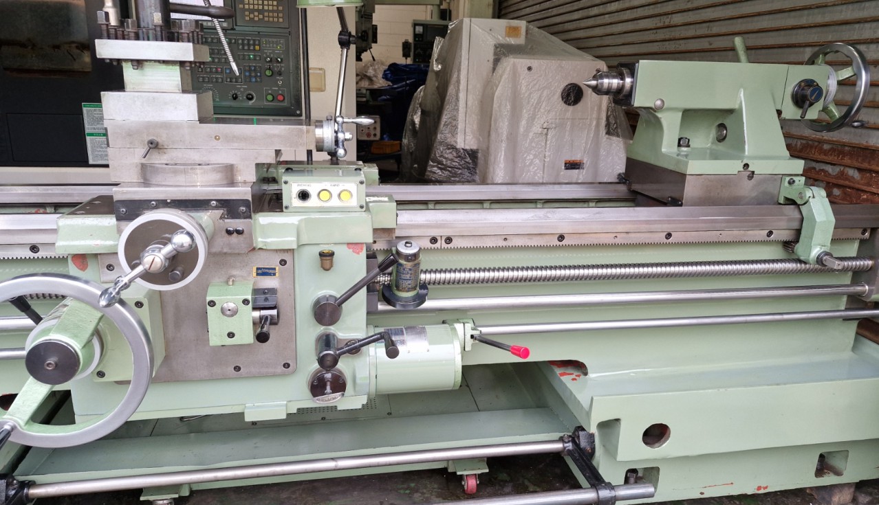 범용선반(630*2000, 2008년, 380V, 방진구, 상태좋음)