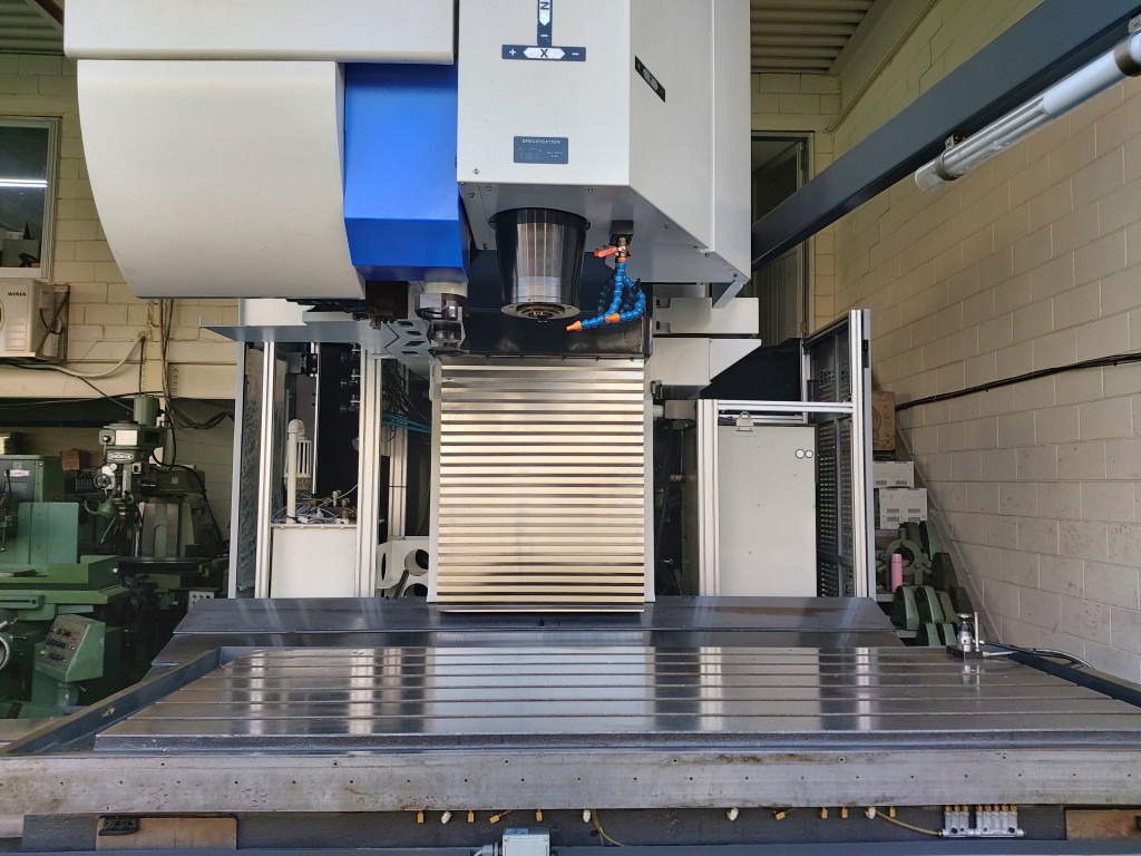 머시닝센타(SIRIUS-850, 8K, 2013)