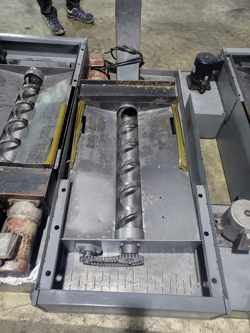 위아6인치 CNC선반 SKT-160A (2010년) 1대, (2009년) 2대