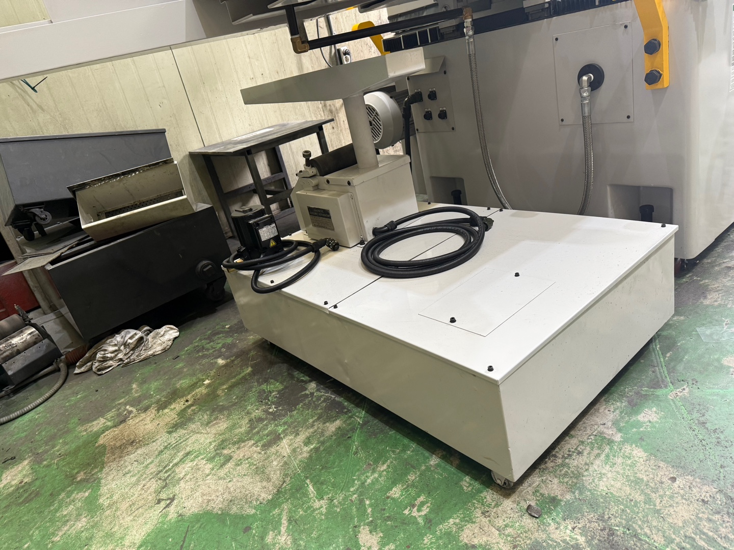 대산 평면연삭기 DGS-1050A