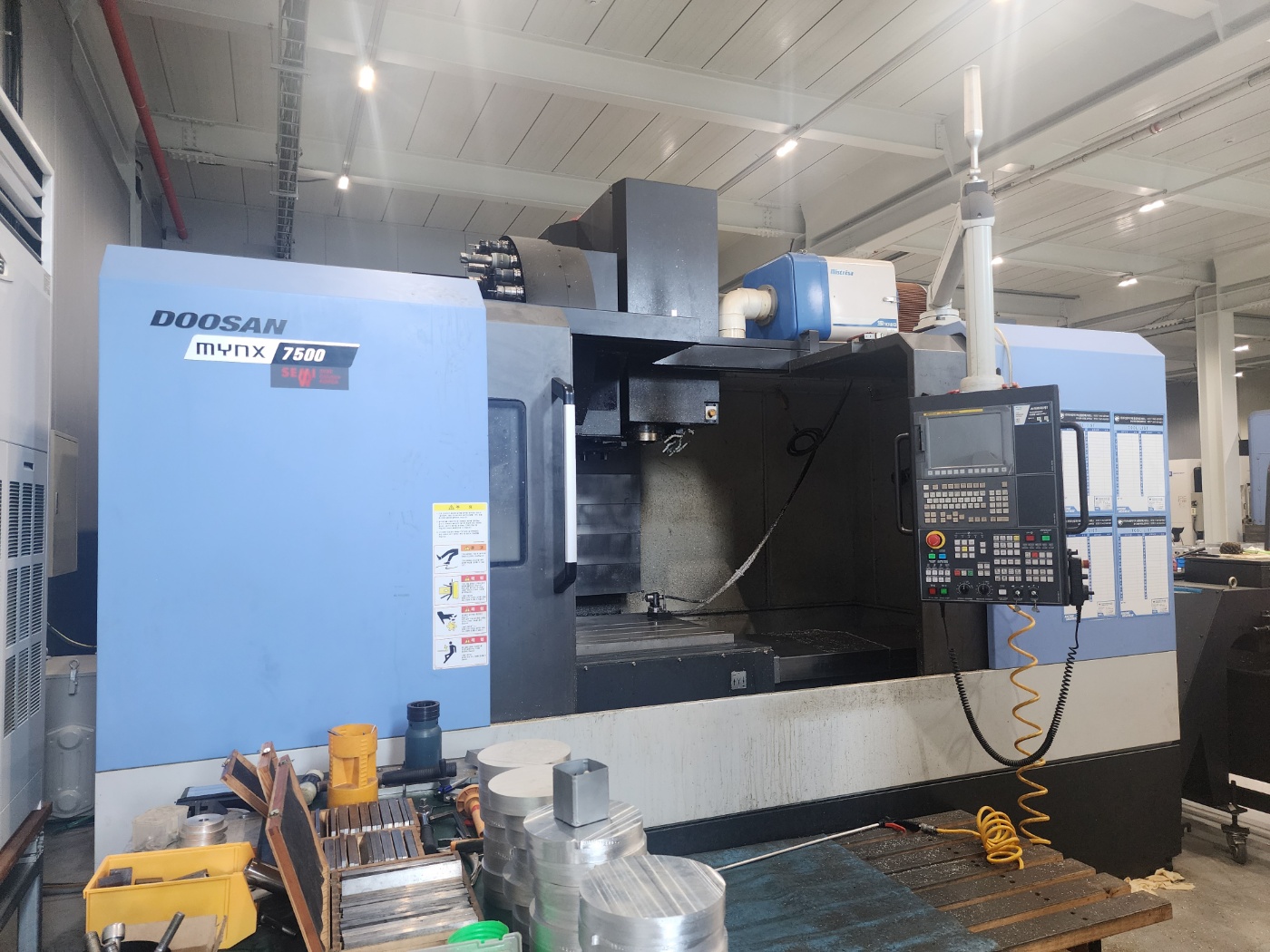 수직머시닝센터 MYNX 7500M