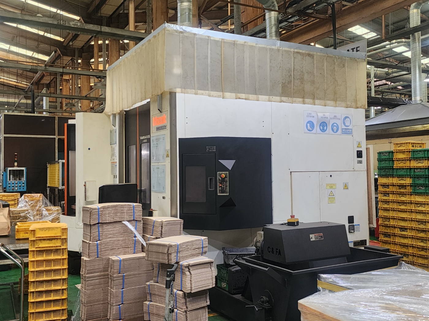 5축머시닝센터 VARIAXIS J-600