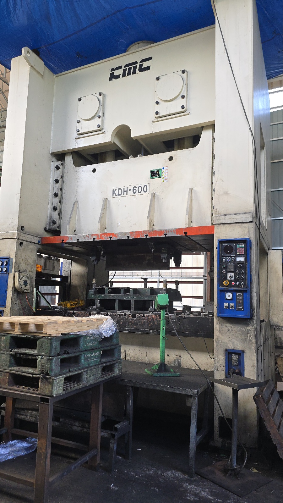 세미 프레스 600톤