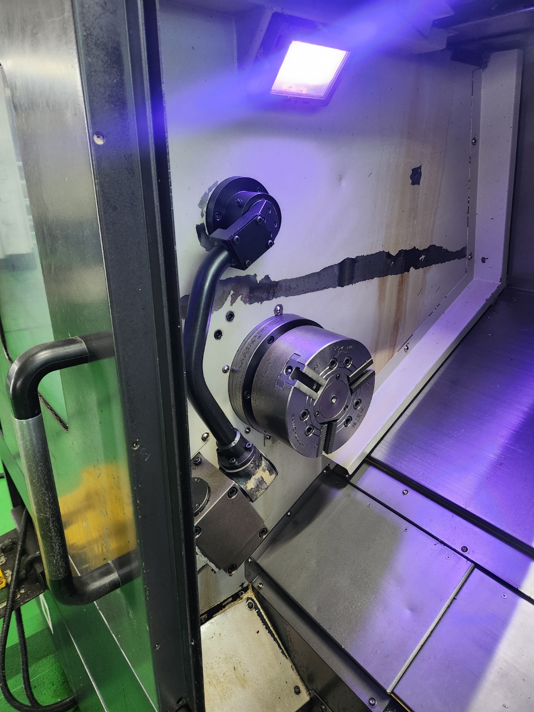 두산 CNC선반 8인치  GT2100 (2012년 11월)