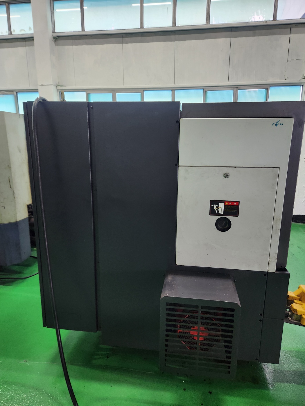 두산 CNC선반 8인치  GT2100 (2012년 11월)