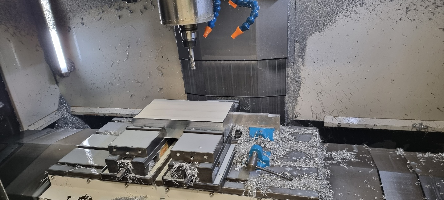 현대위아 머시닝센터 F400  12000RPM (2012년 1월)