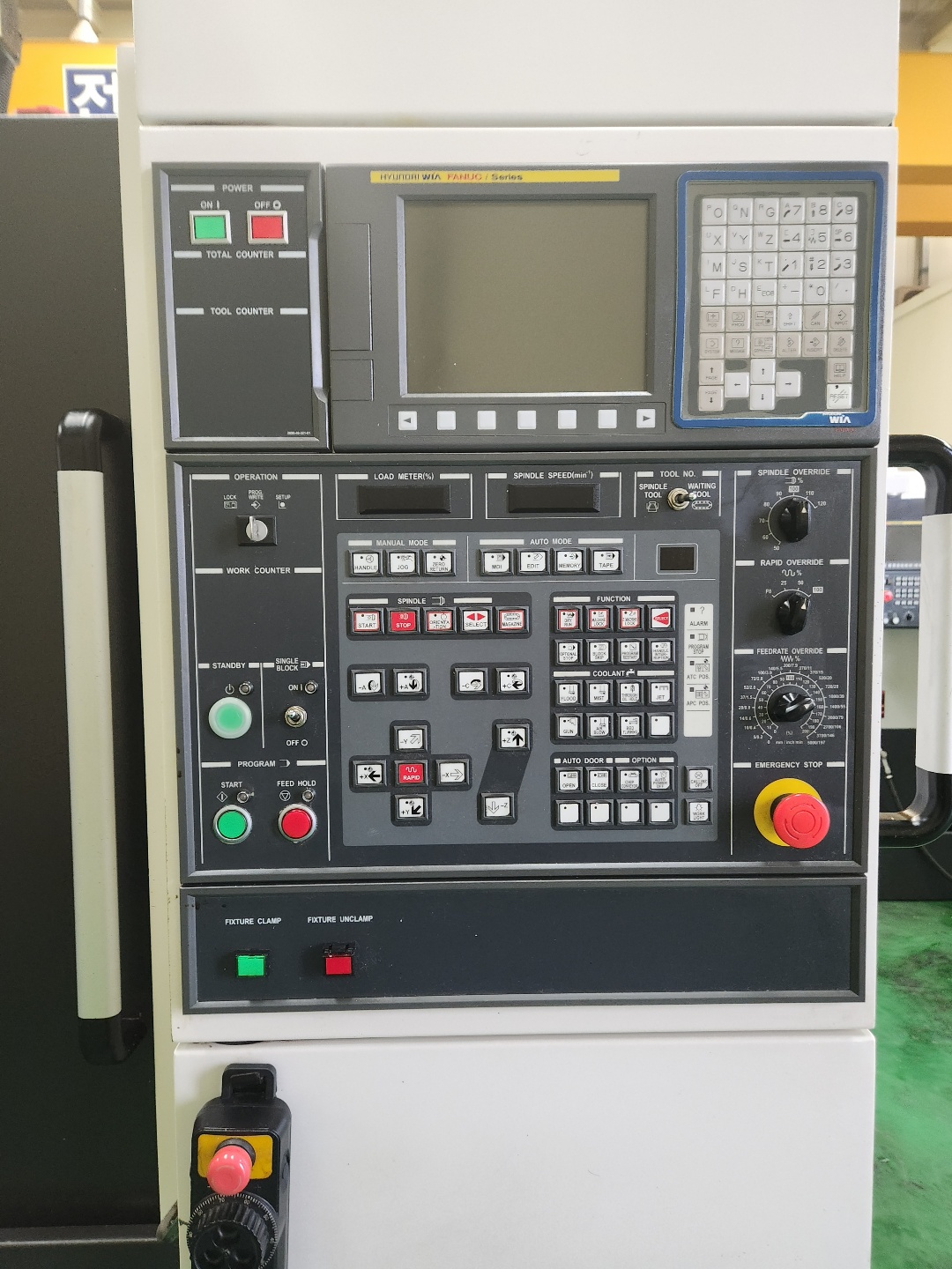 현대위아 머시닝센터 F400 (2016년 11월)