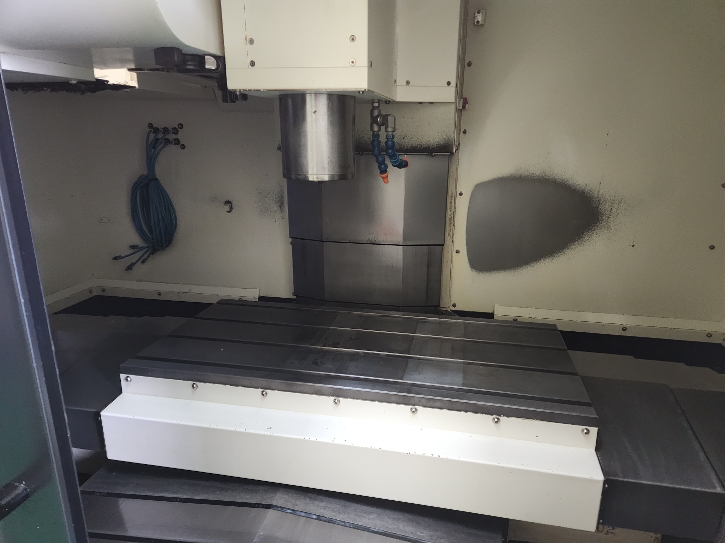 현대위아 머시닝센터 F400 (2016년 11월)