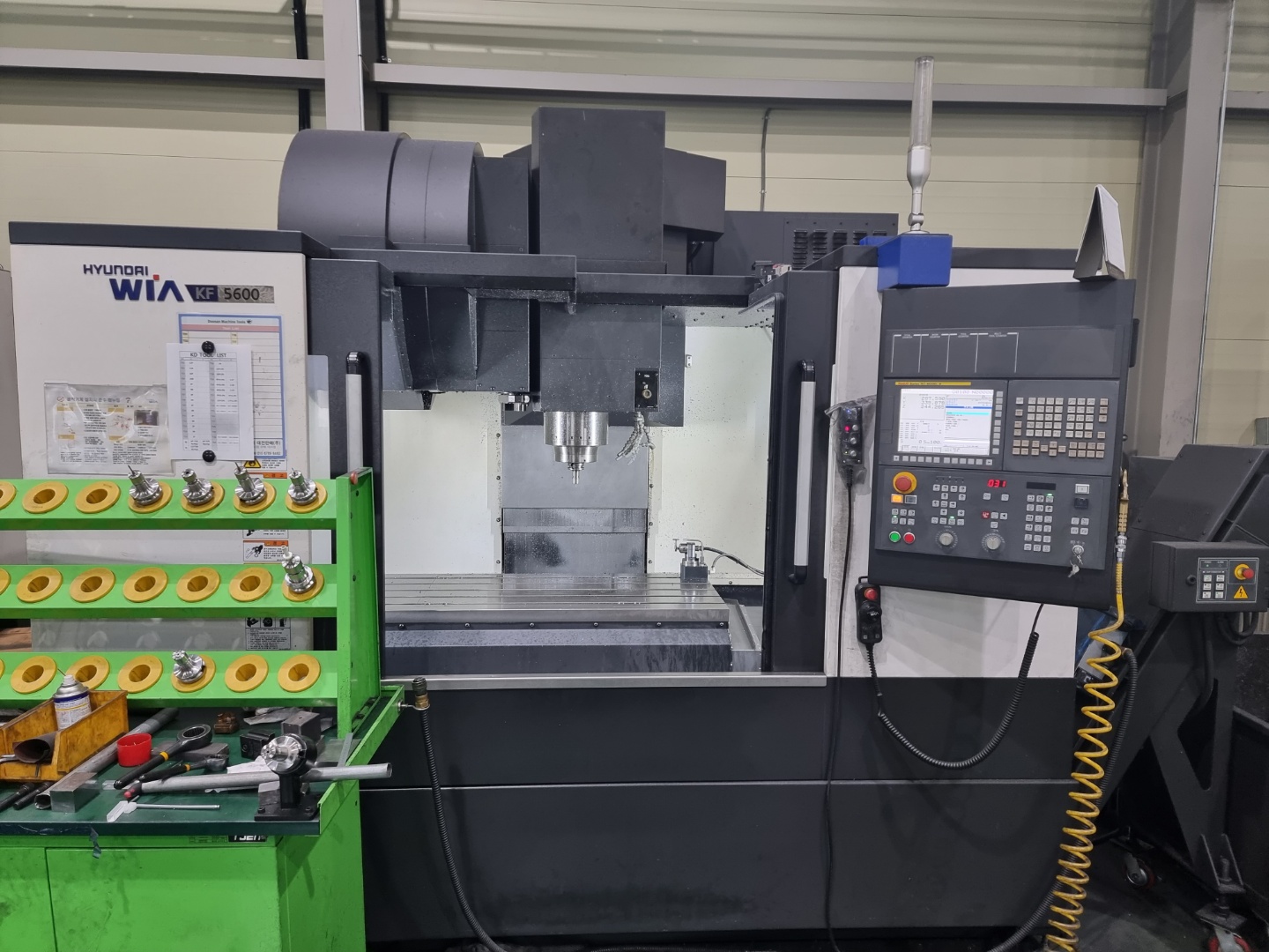 현대위아 머시닝센터 KF5600 빌트인타입 20000RPM (2018년 5월)