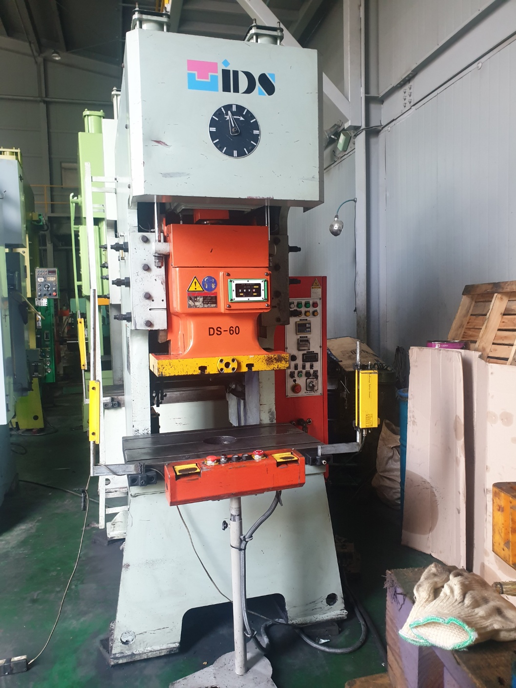 아이디에스 60톤