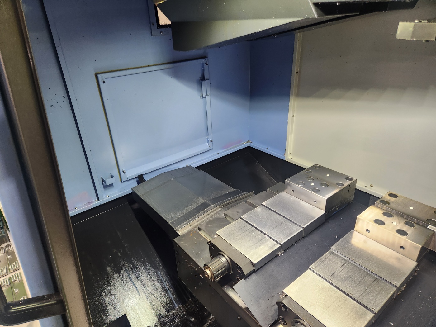 두산 머시닝센터 DNM5700 12000RPM (2022년 5월) 현장판매합니다.