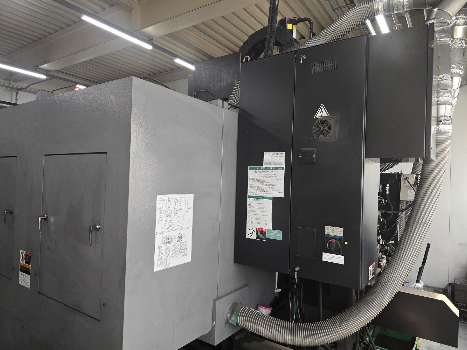 OKK 머시닝센타 VM76R, OKK 수직머시닝센타 VM76R, 오케이케이 머시닝센타 VM76R,OKK머시닝센타VM76R, OKK 흑연가공기 VM76R