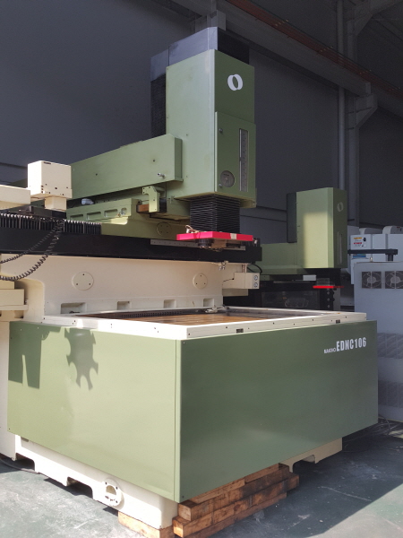 마키노 방전기 EDNC106-A8, 마끼노 방전가공기 EDNC106-A8, 마키노방전가공기EDNC106-A8, 마끼노방전가공기EDNC106-A8, 마키노 EDNC106-A8