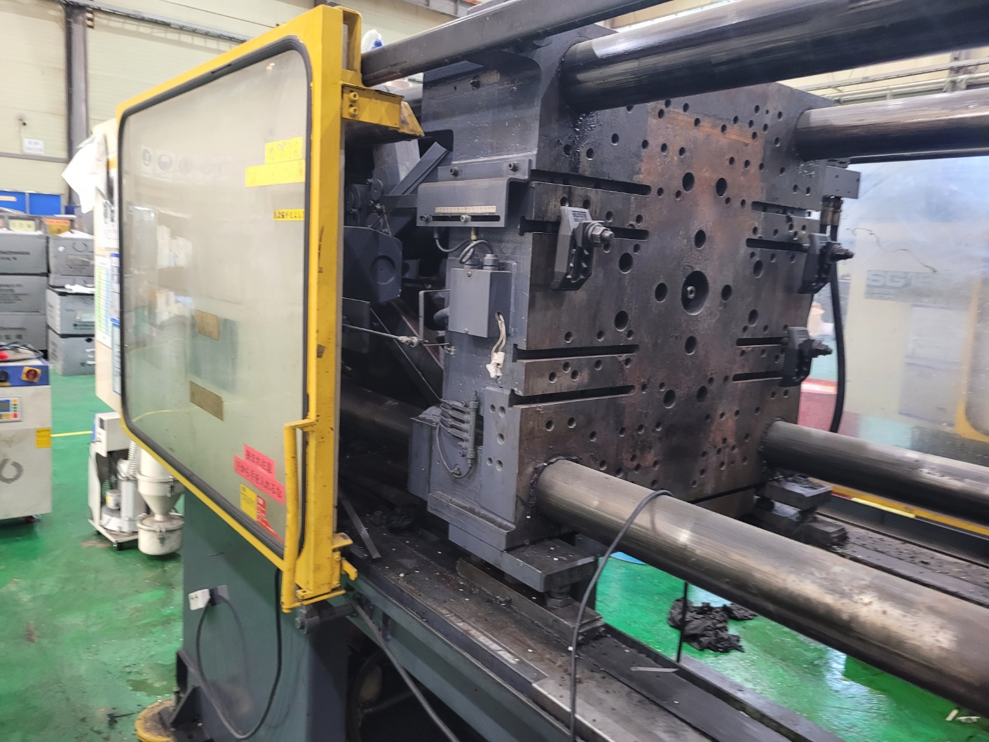 스미토모 사출기 220톤(1988년 5월)