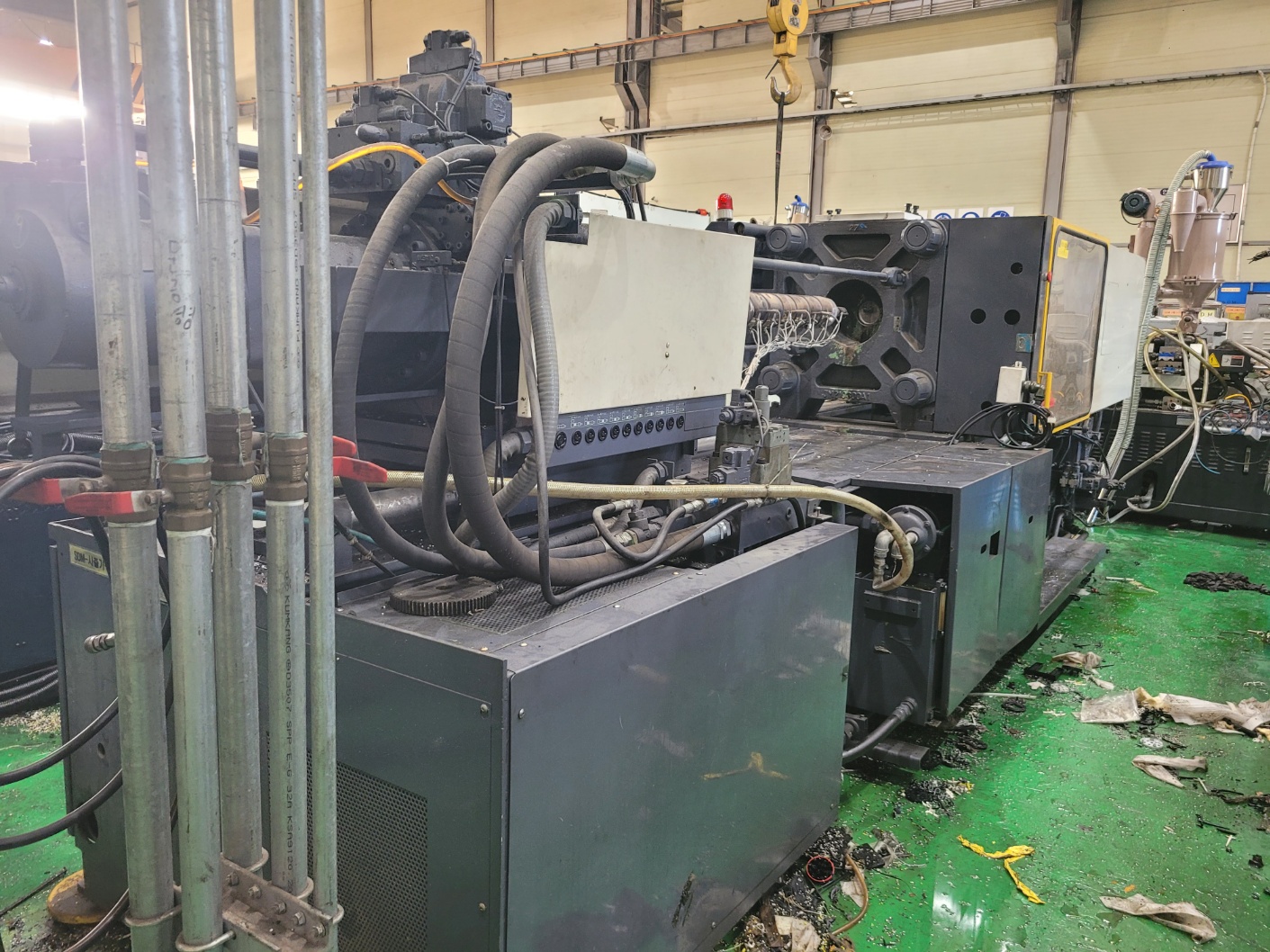 스미토모 사출기 220톤(1988년 5월)