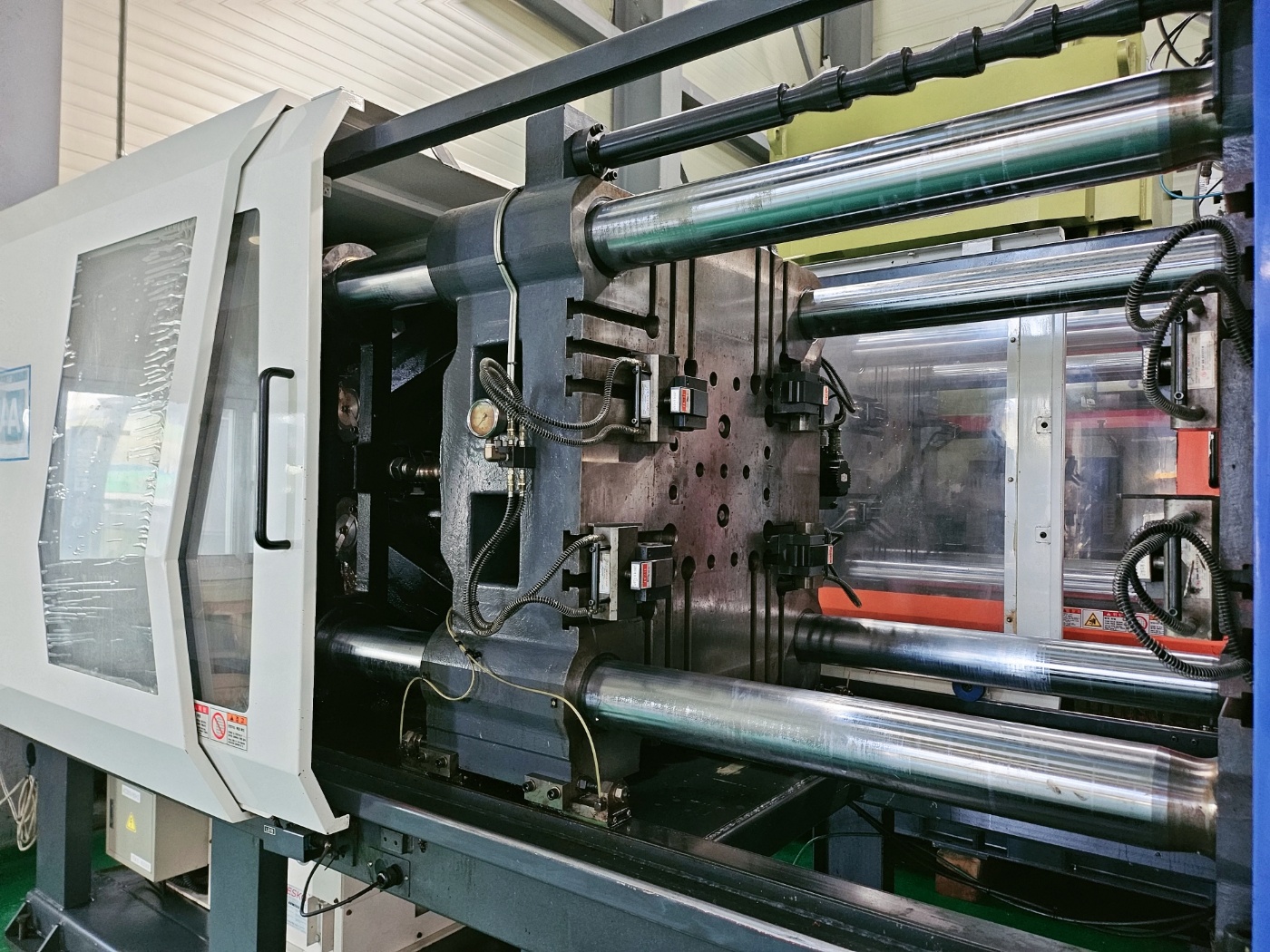 LS엠트론 전동사출기 330톤 LGE-330Ⅱ (2015년 2월)