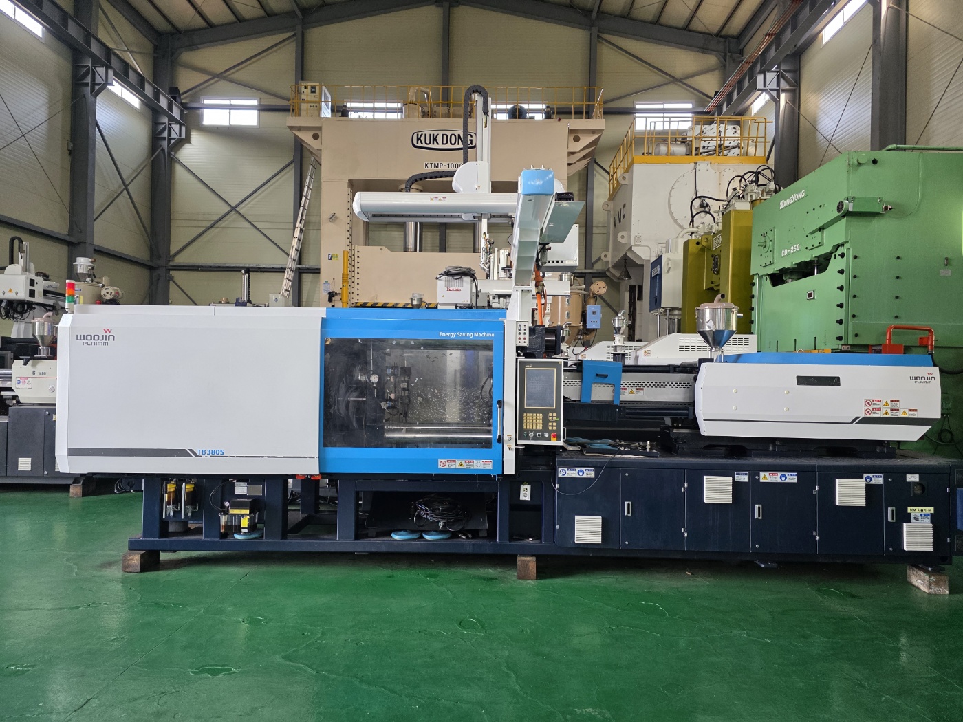 우진사출기 380톤 TB-380S 하이브리드 타입 (2018년 8월)