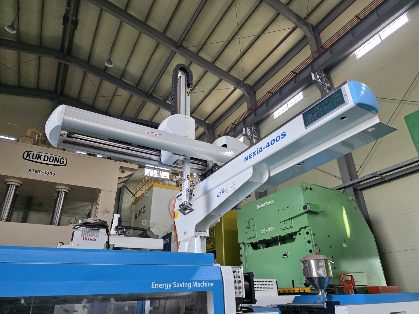 우진사출기 380톤 TB-380S 하이브리드 타입 (2018년 8월)