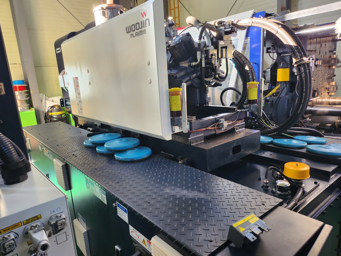 우진사출기 550톤 DL550S 하이브리드 타입 (2018년 8월)