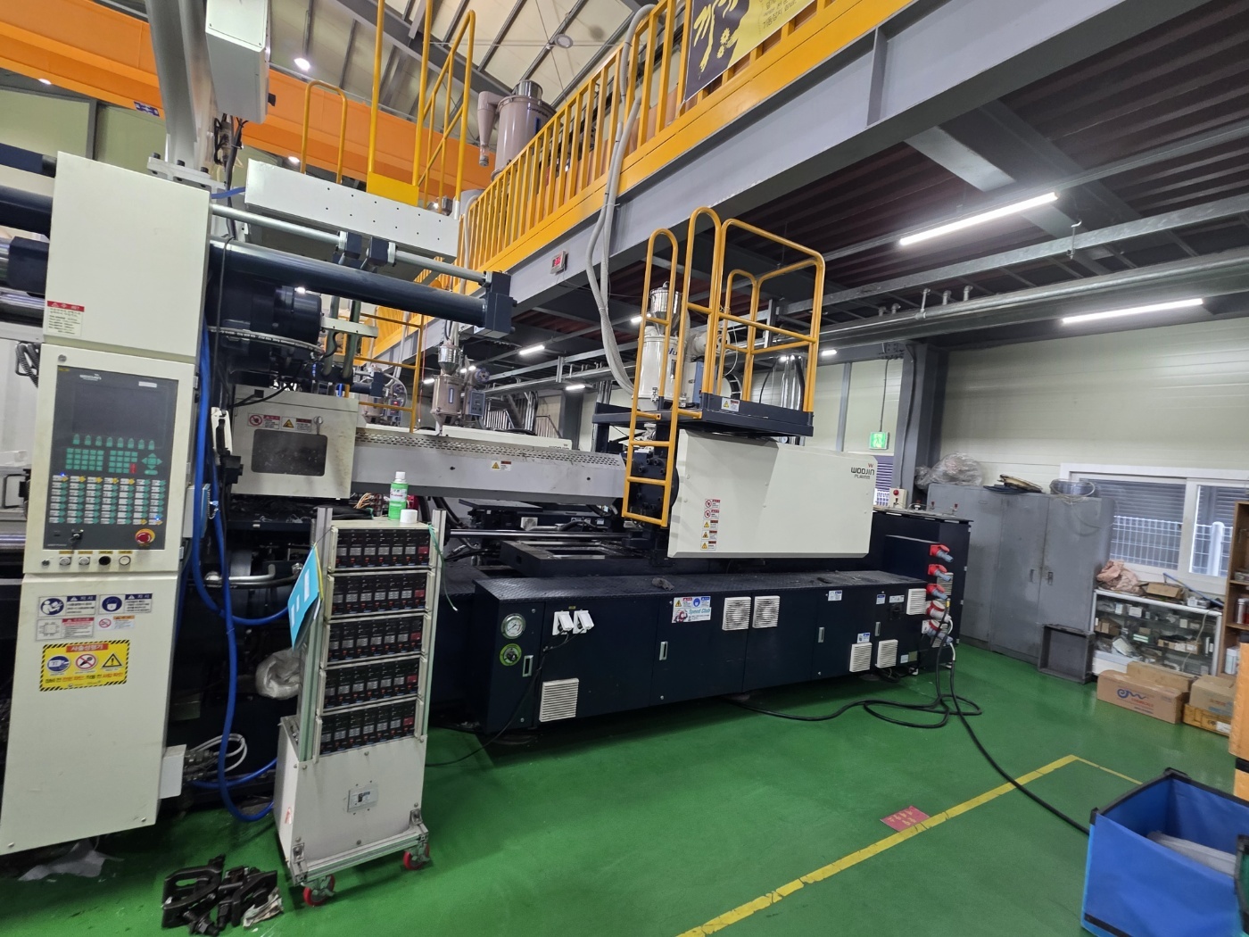 우진사출기 850톤 DL850S 하이브리드 타입 (2021년 5월)  현장판매합니다.