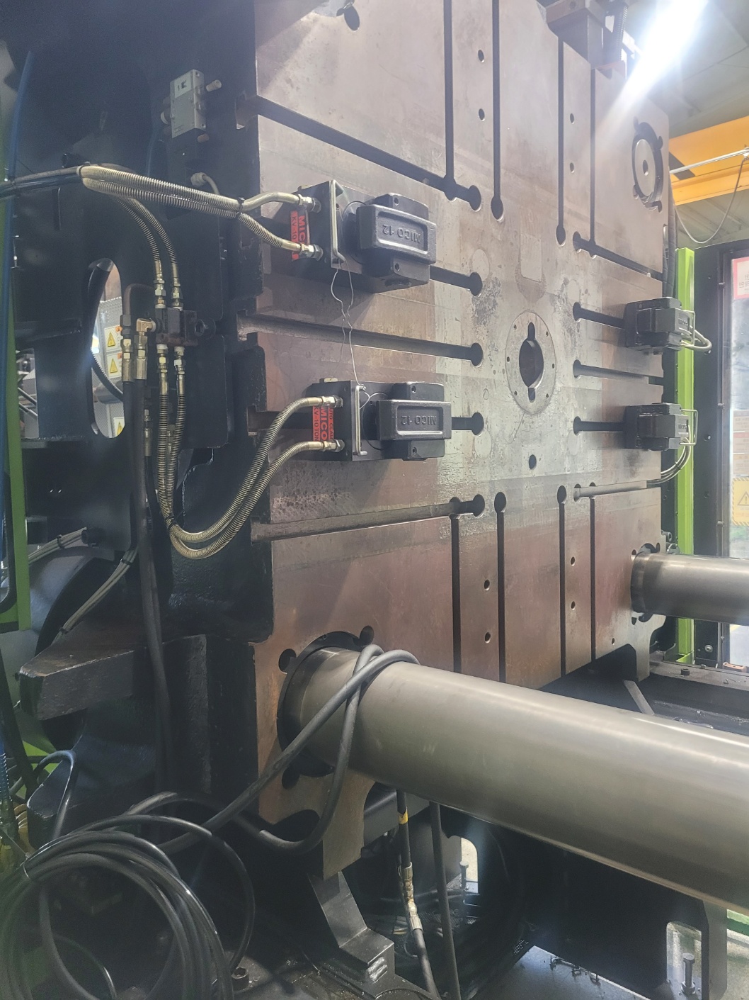 엔겔(ENGEL) 엥겔 사출기 550톤 (2013년)