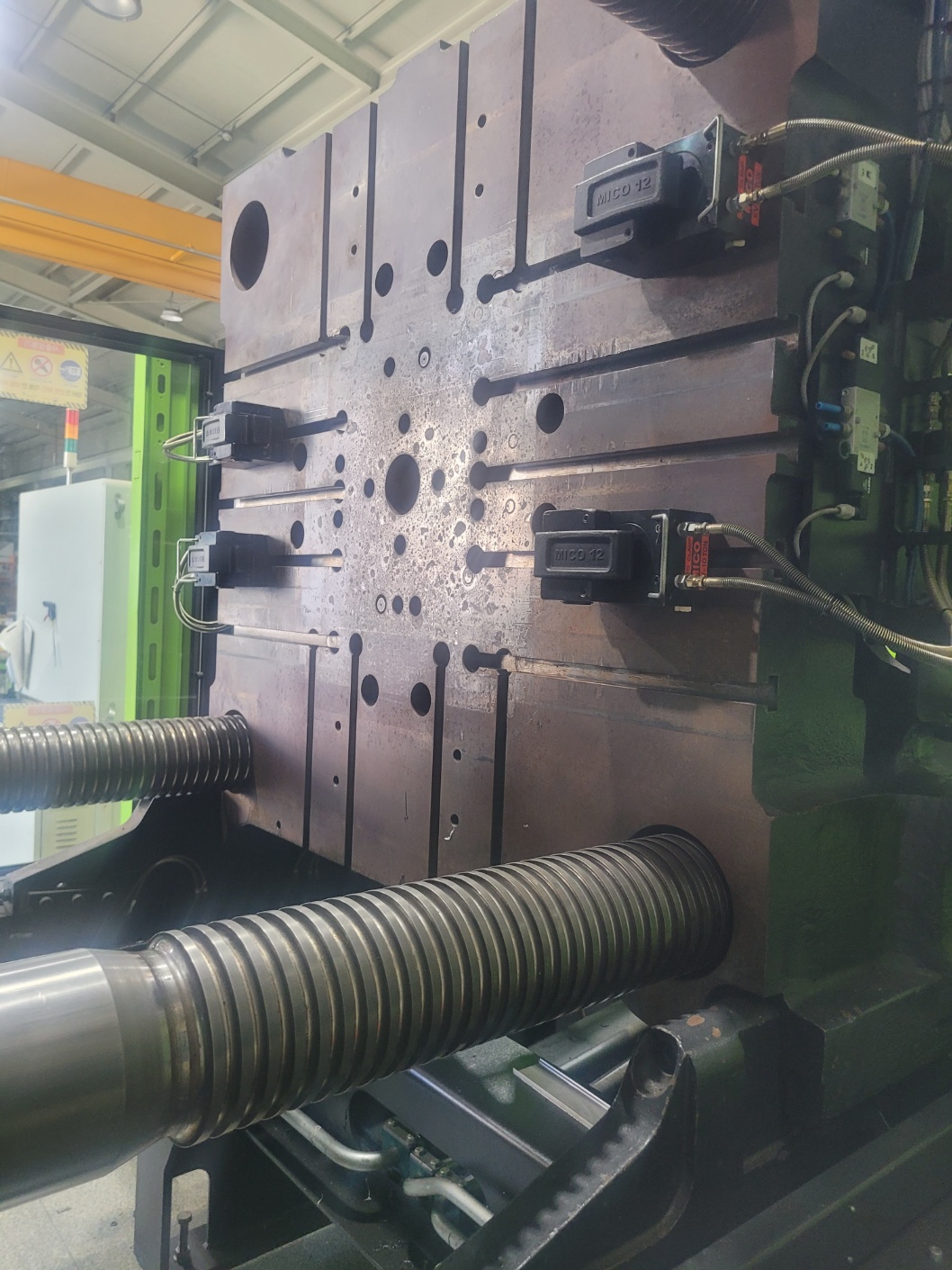 엔겔(ENGEL) 엥겔 사출기 550톤 (2013년)