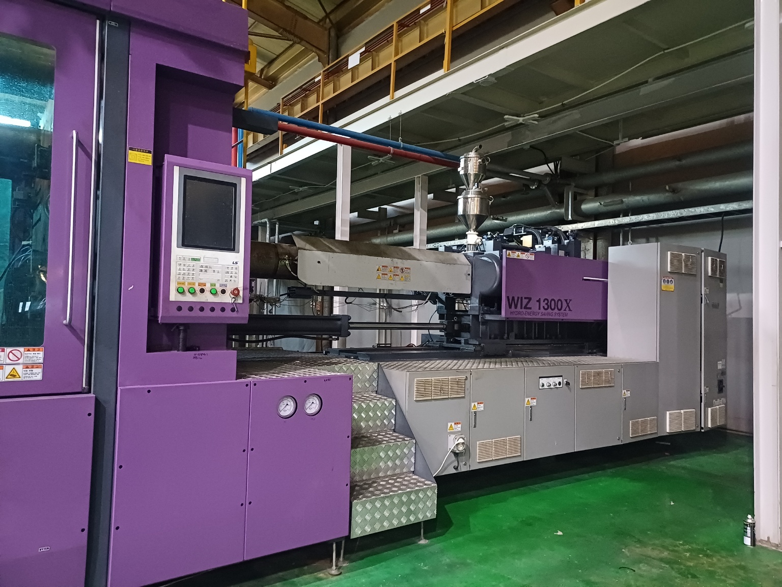 LS엠트론 하이브리드사출기 1300톤 WIZ-1300X (2020년 11월)