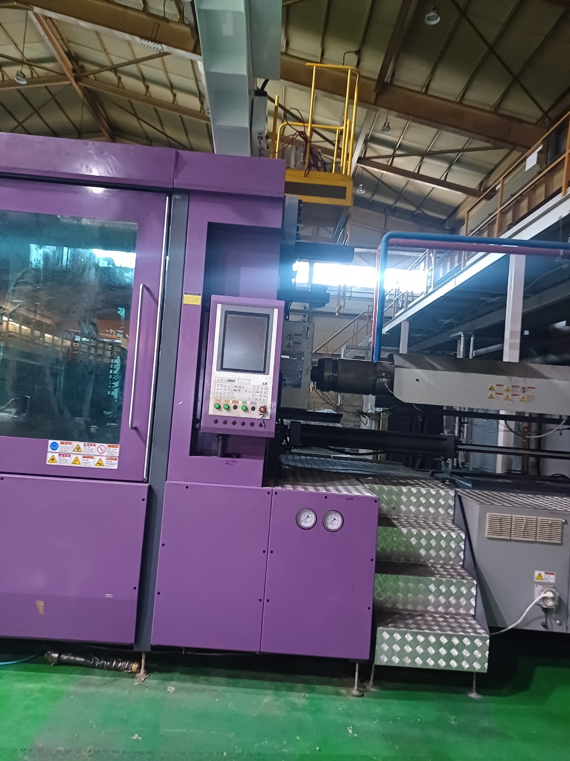 LS엠트론 하이브리드사출기 1300톤 WIZ-1300X (2020년 11월)