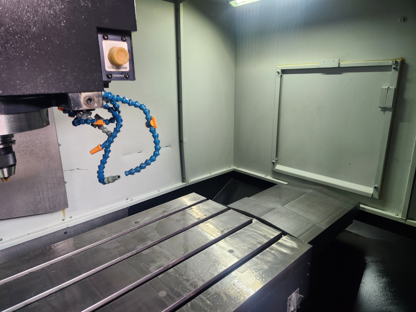 두산 머시닝센터 DNM5700 12000RPM (2019년 8월)