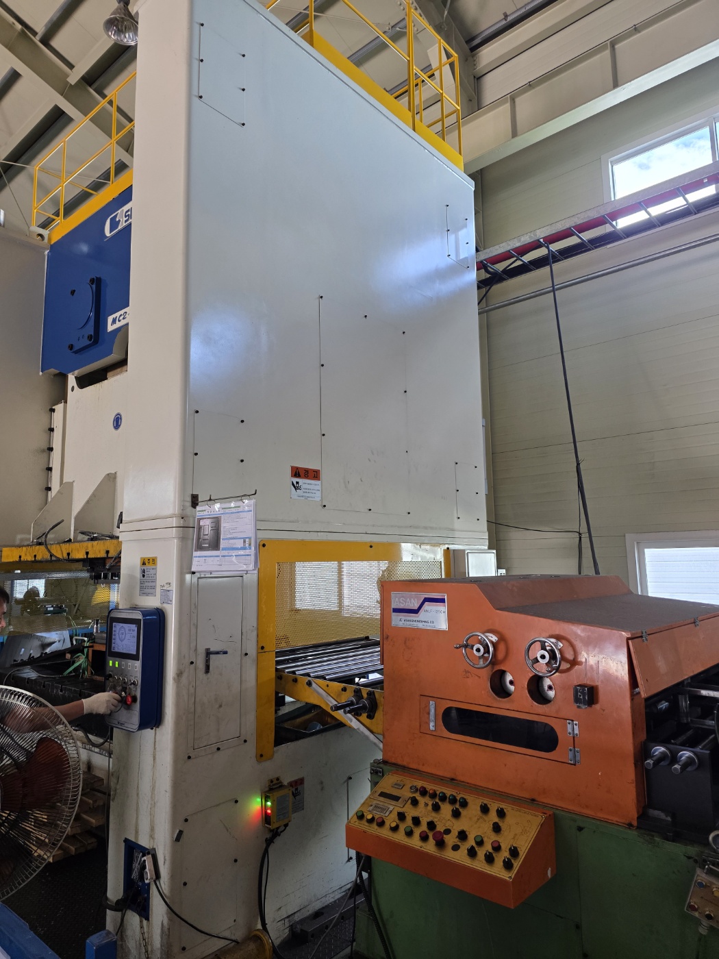 심팩 세미더블프레스 600톤 MC2-600 (2021년 5월)