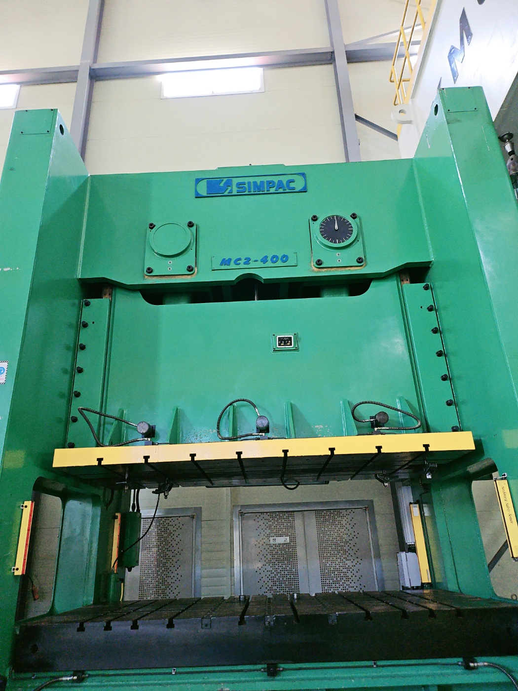 심팩 세미더블프레스 400톤 MC2-400 (2006년 9월)