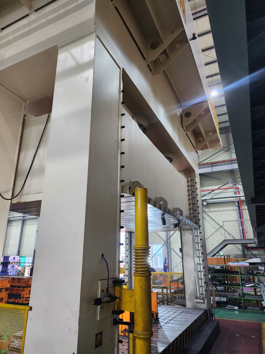 극동 유압프레스 트라이아웃 1000톤-다이쿠션 有 (2015년 4월)