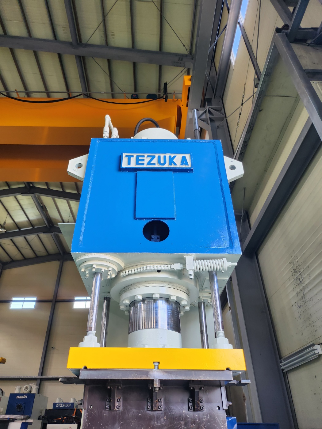 TEZUKA C형유압프레스 300톤 (1983년 5월)