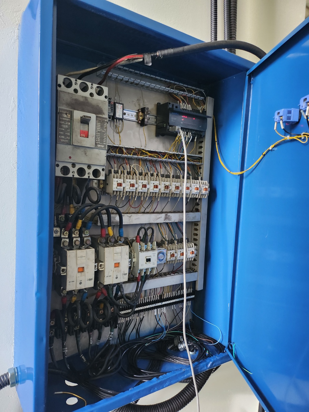 TEZUKA C형유압프레스 300톤 (1983년 5월)