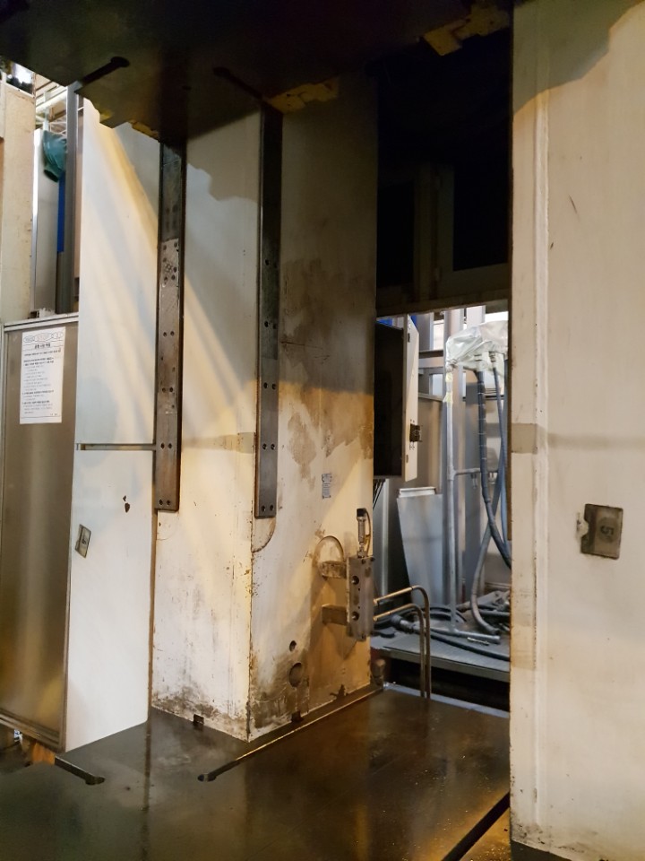 하이드로포밍라인 (슐러 유압프레스 1600톤 + 밴딩 +레이져 +로보트자동화)