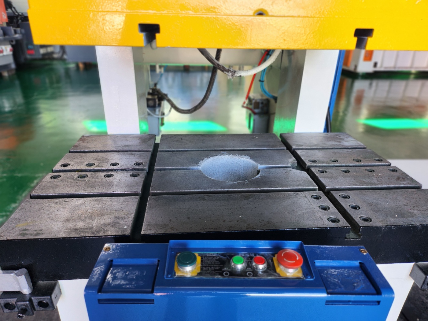 국일 C형프레스 110톤 (2008년 4월)