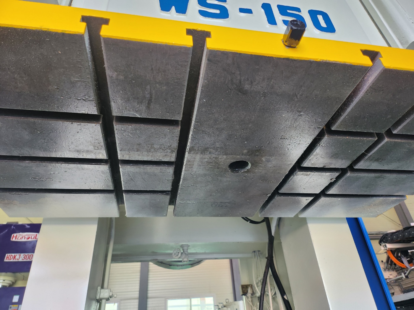 우진 C형프레스 150톤 - 다이쿠션 有 (1997년 6월)