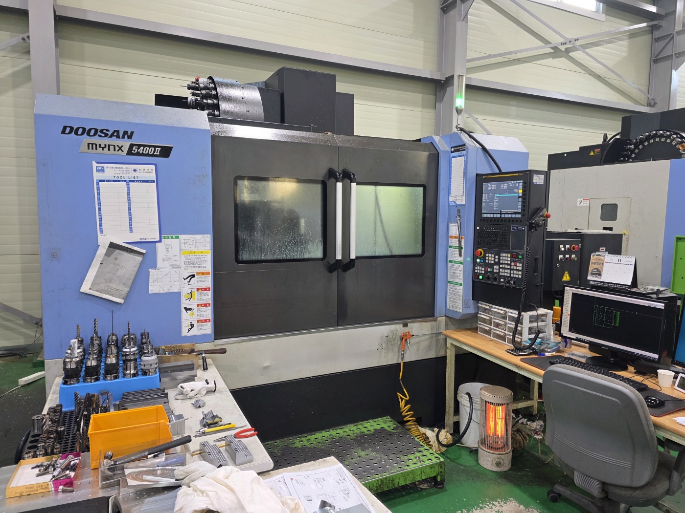 두산 머시닝센터 MYNX5400 II  12000RPM (2021년 8월) 현장판매합니다.