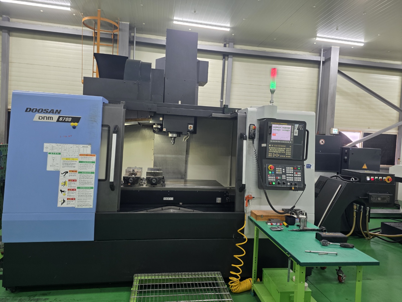 두산 머시닝센터 DNM6700 12000RPM (2019년 4월)