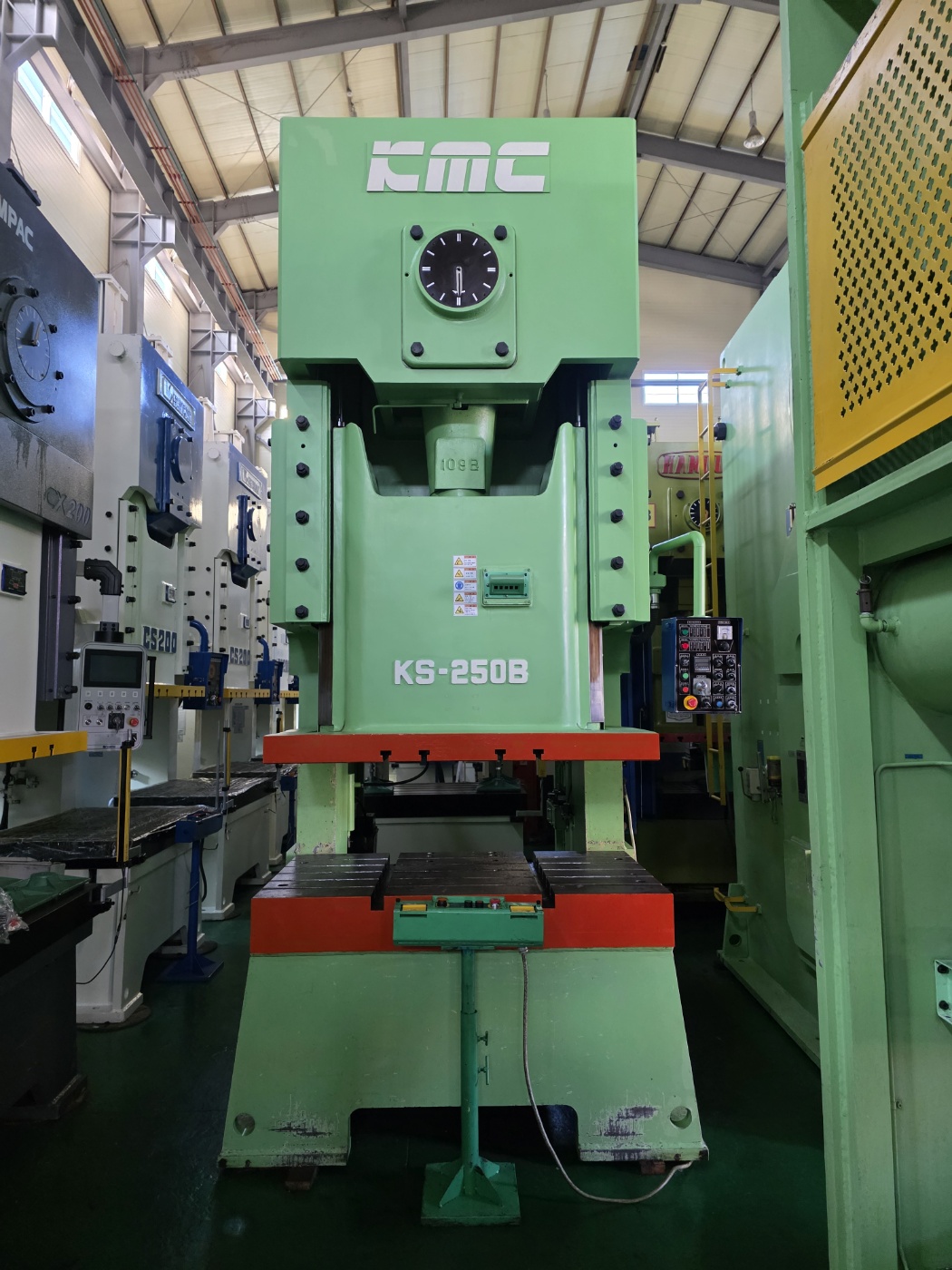 KMC  C형프레스  250톤 (2015년 5월)  동일사양 2식