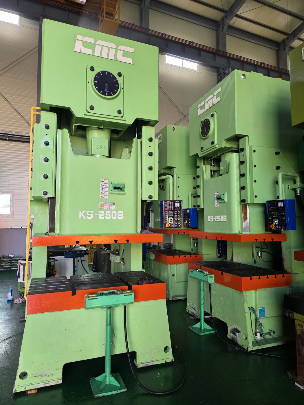 KMC  C형프레스  250톤 (2015년 5월)  동일사양 2식