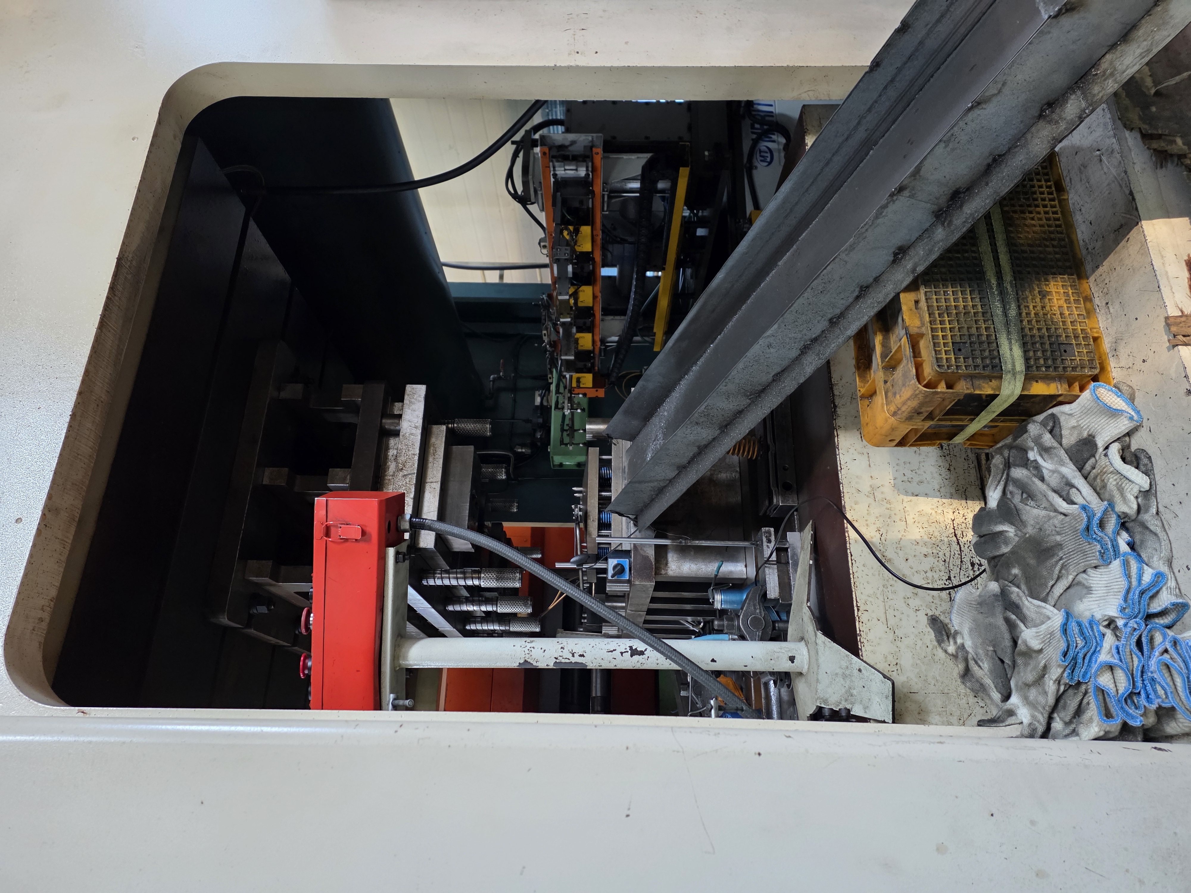 동신H형더블크랭크 400톤