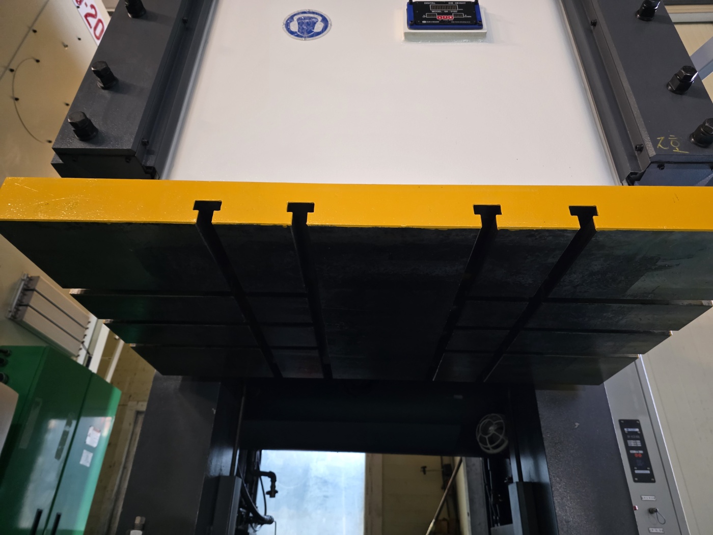 심팩프레스 200톤  CX-200 신형타입 (2021년 3월)